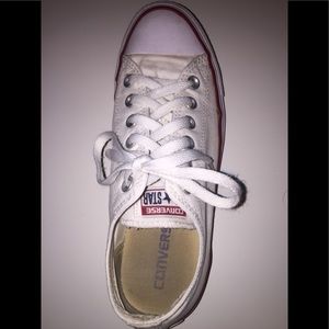 White Low-rise Converse Sneaker